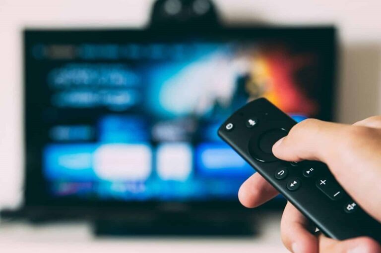 filme-tv-televisao-audiovisual-controle-remoto-1536x1022