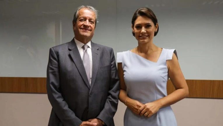 Ordem da princesa: vereadora de São Vicente vira pivô de disputa entre Michelle Bolsonaro e mulher de Valdemar